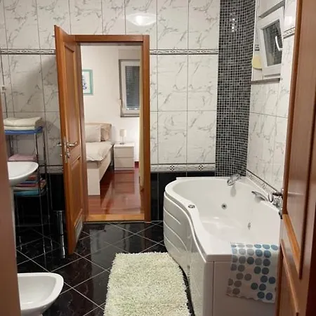 Apartment Adriana *